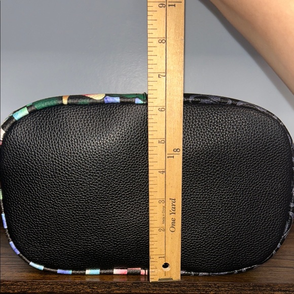 Ed Hardy Black and Red Shoulder Bag - Picture 6 of 11